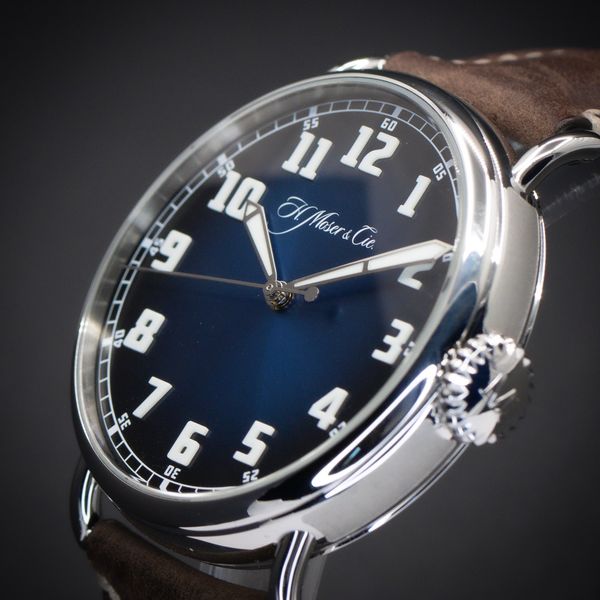 H. Moser and Cie Heritage Centre Seconds 8200-1201